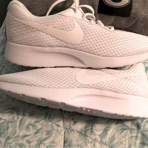 New Nike shoes size 11